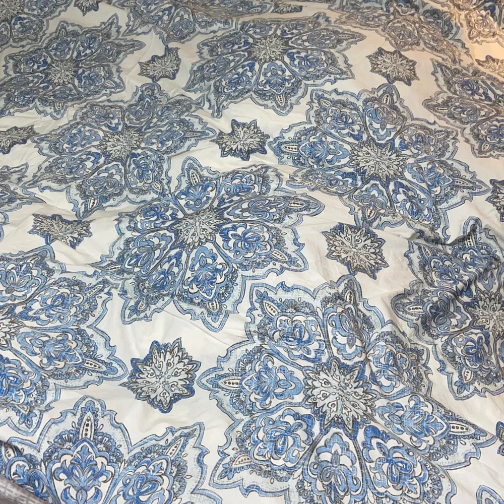 Pottery Barn Britt Medallion Queen Duvet